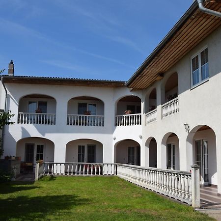Appartmenthaus Rosenhof Podersdorf am See Luaran gambar